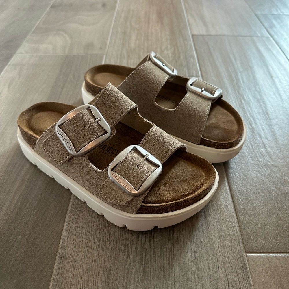 Project Cloud Sandals Size 6
